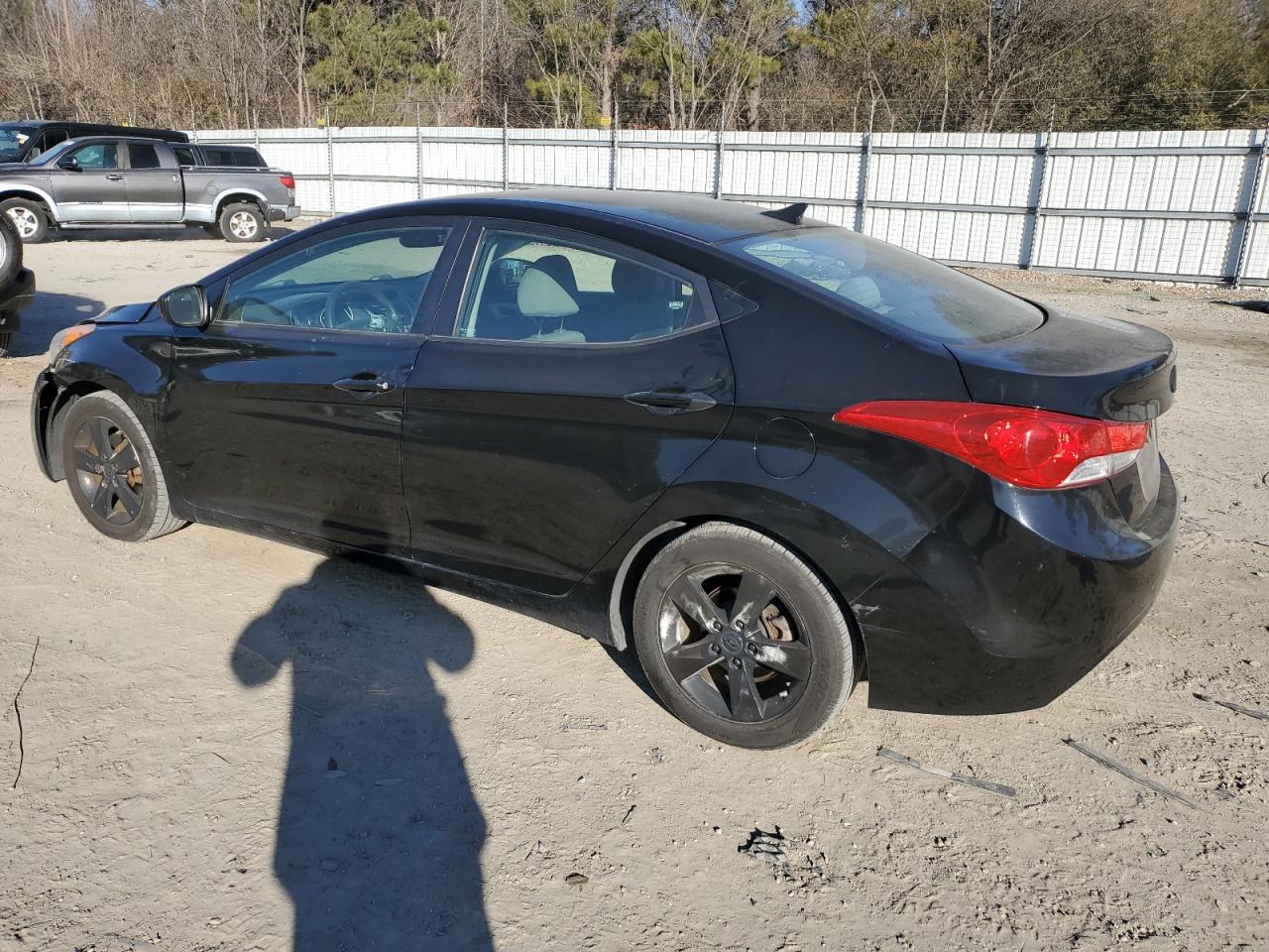 2012 Hyundai Elantra - Image 2