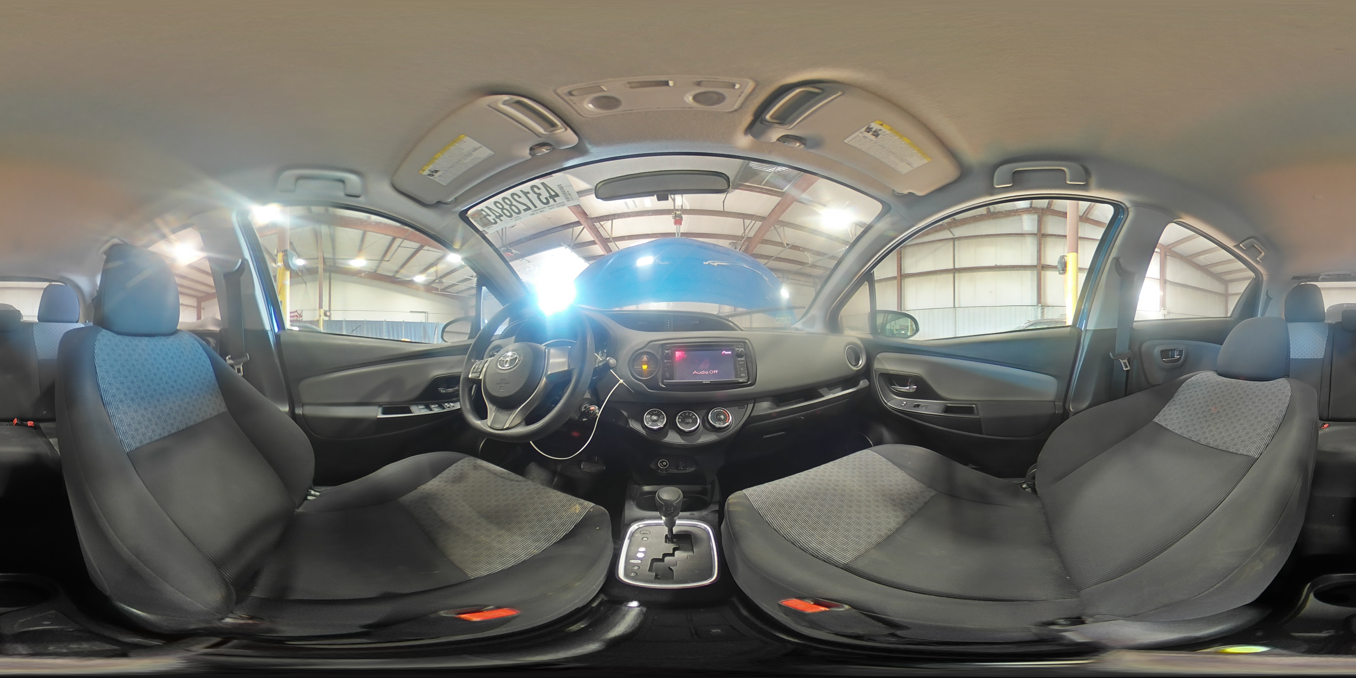 2015 Toyota Yaris - Image 14