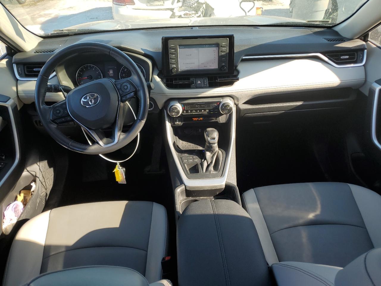 2019 Toyota RAV 4 - Image 8