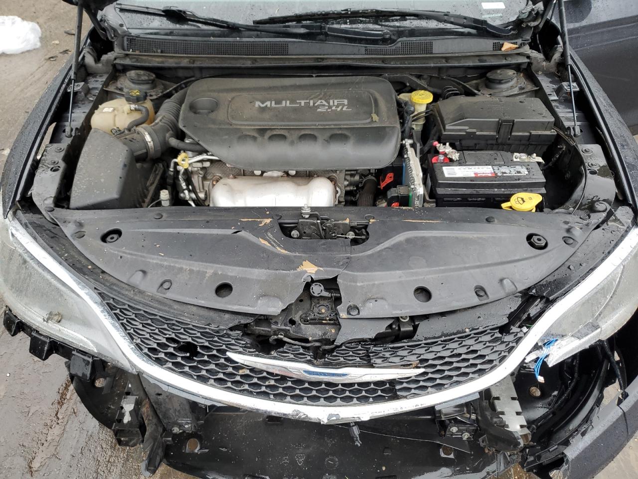 2017 Chrysler 200 - Image 11