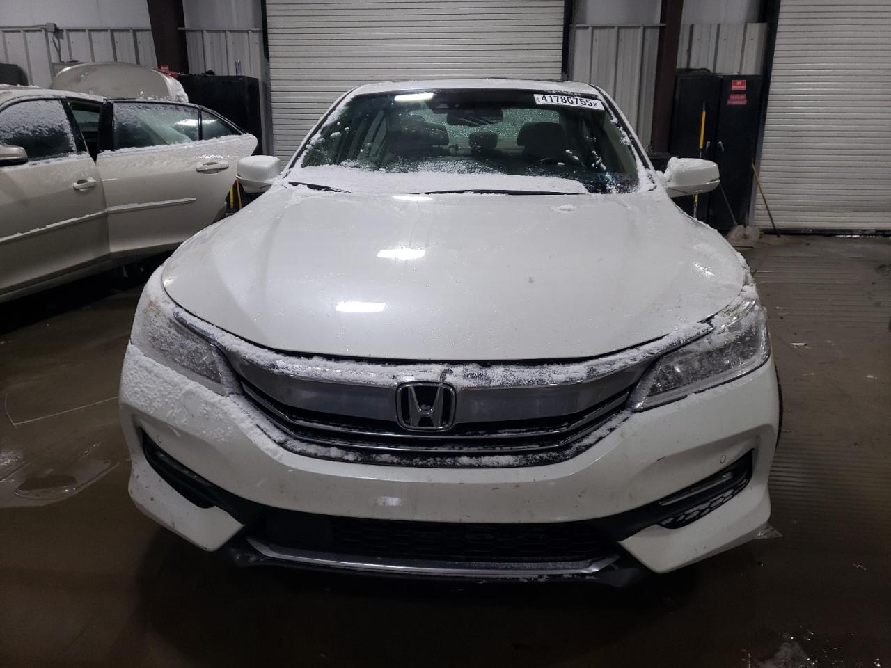2017 Honda Accord - Image 5