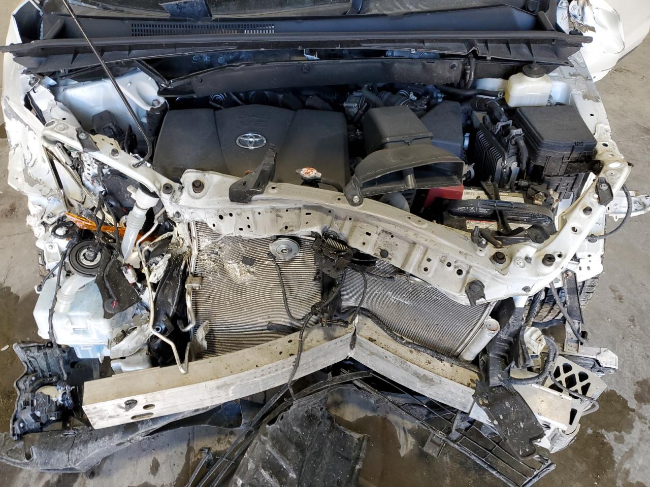 2019 Toyota Highlander - Image 14