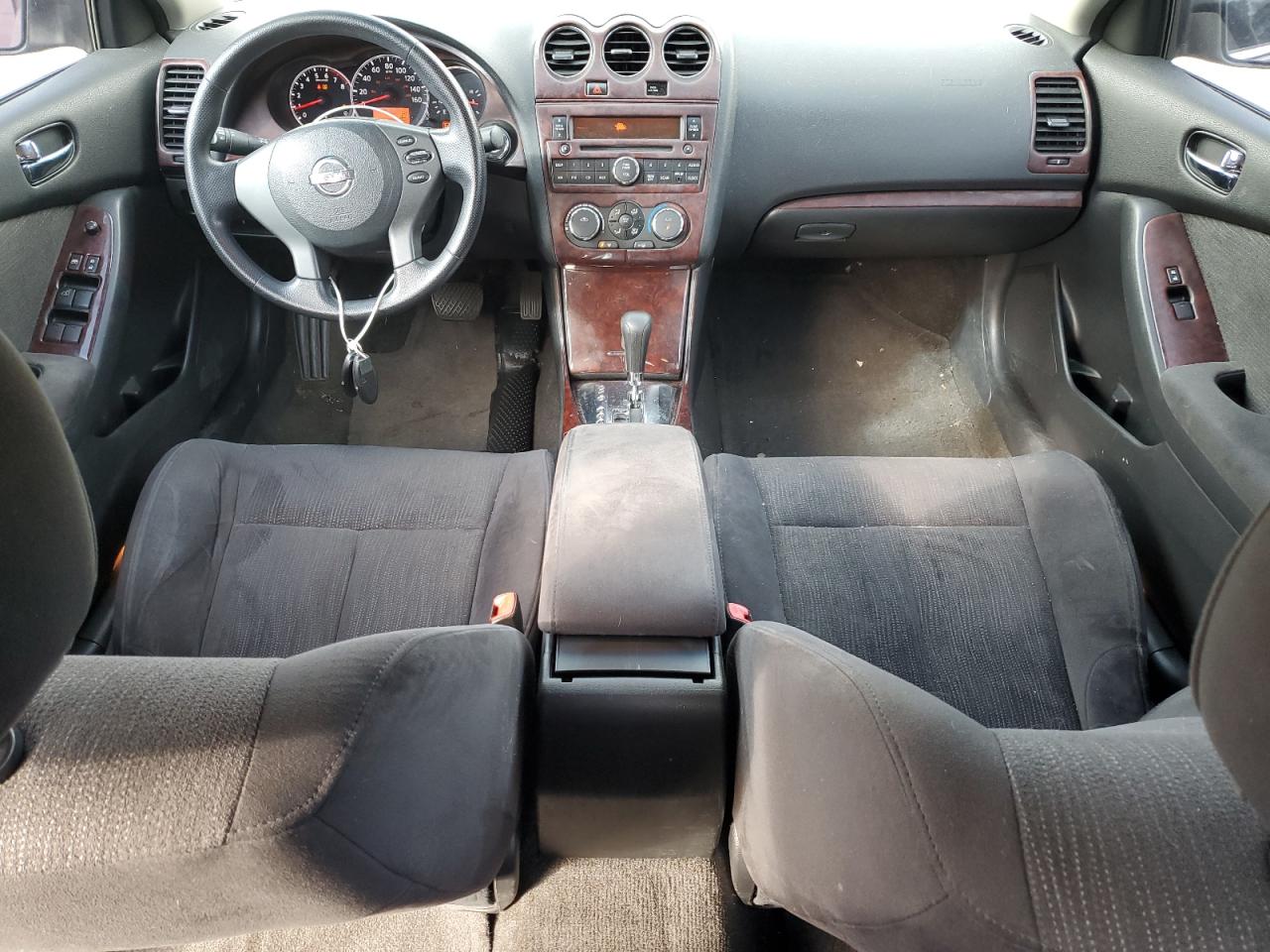 2010 Nissan Altima - Image 8