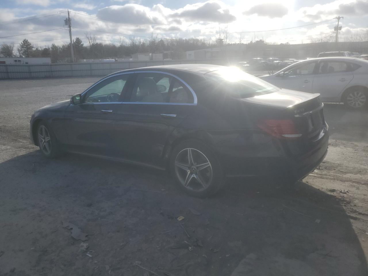 WDDZF6GB2JA396935 2018 MERCEDES-BENZ E CLASS - Image 2