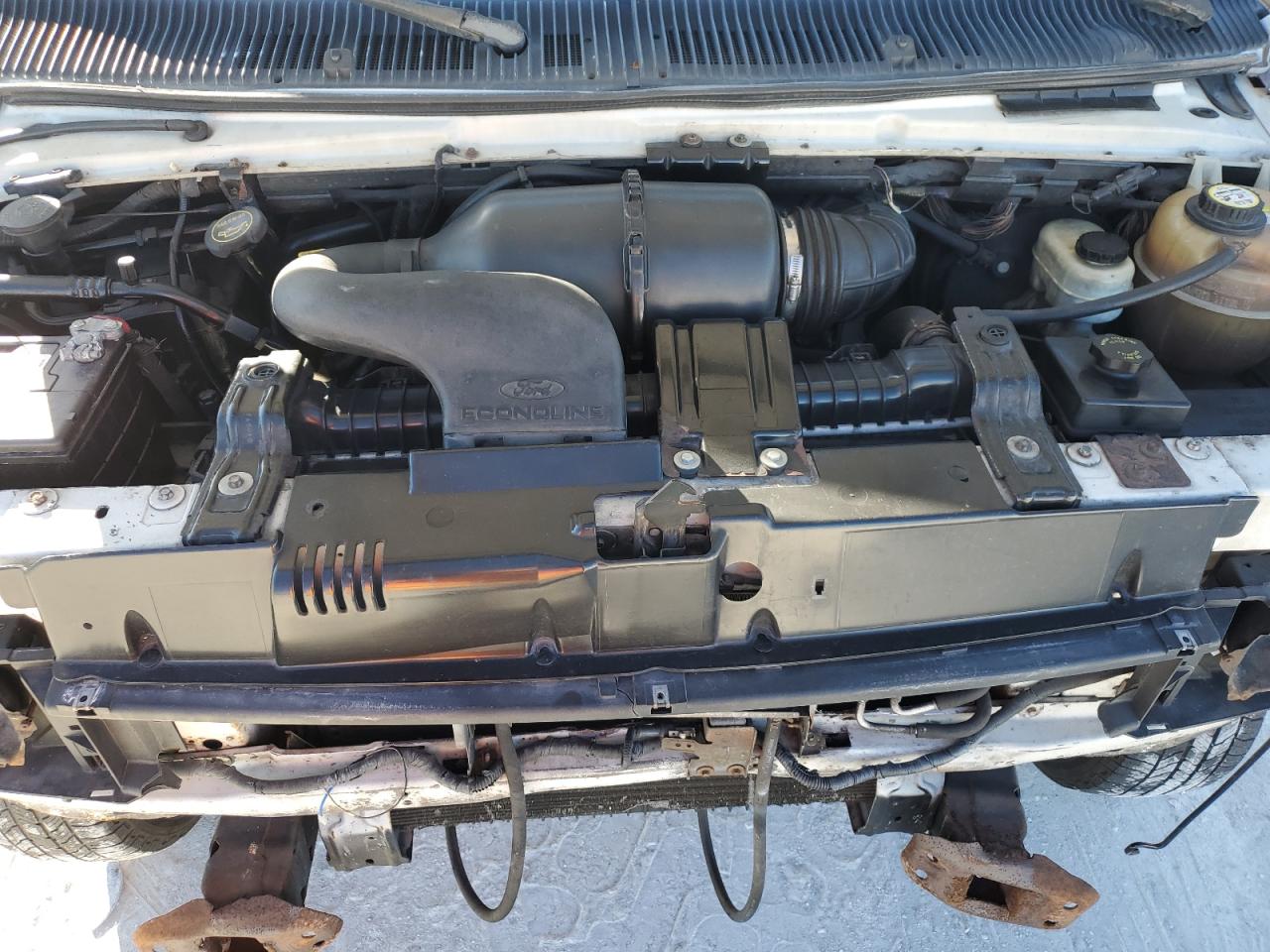 2003 Ford Econoline - Image 12