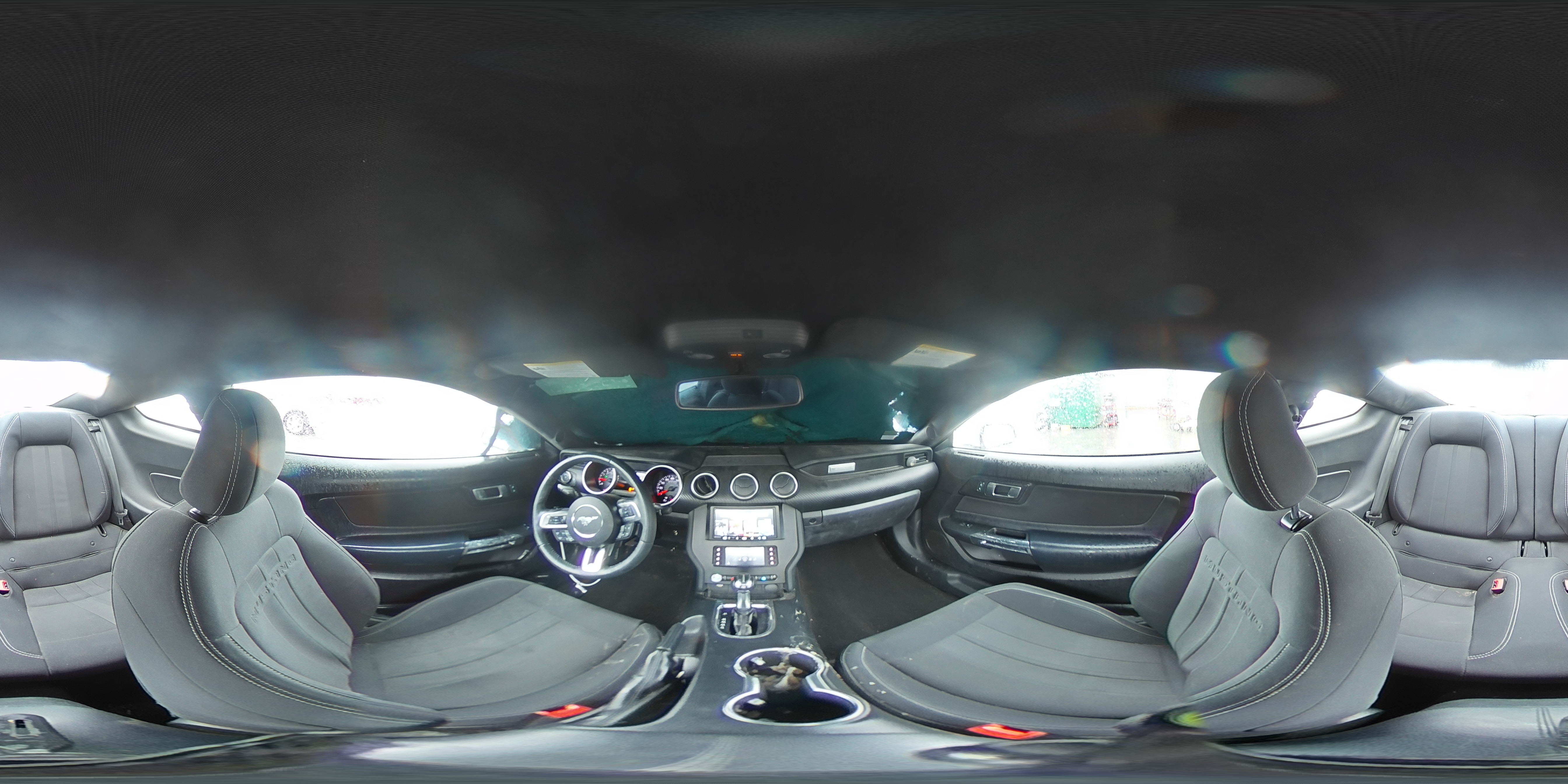 2019 Ford Mustang - Image 13