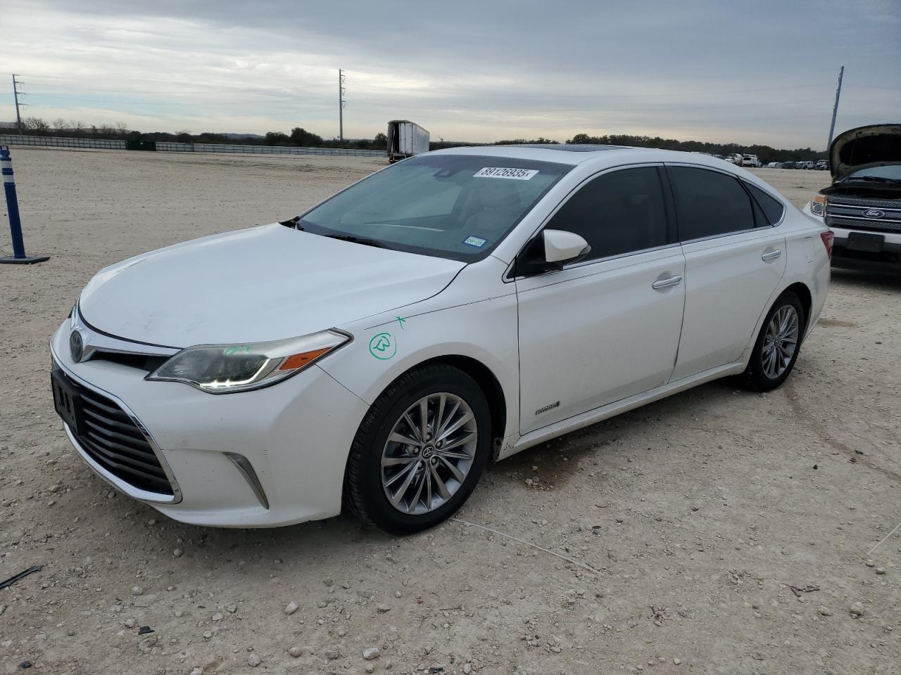 2016 Toyota Avalon - Image 1