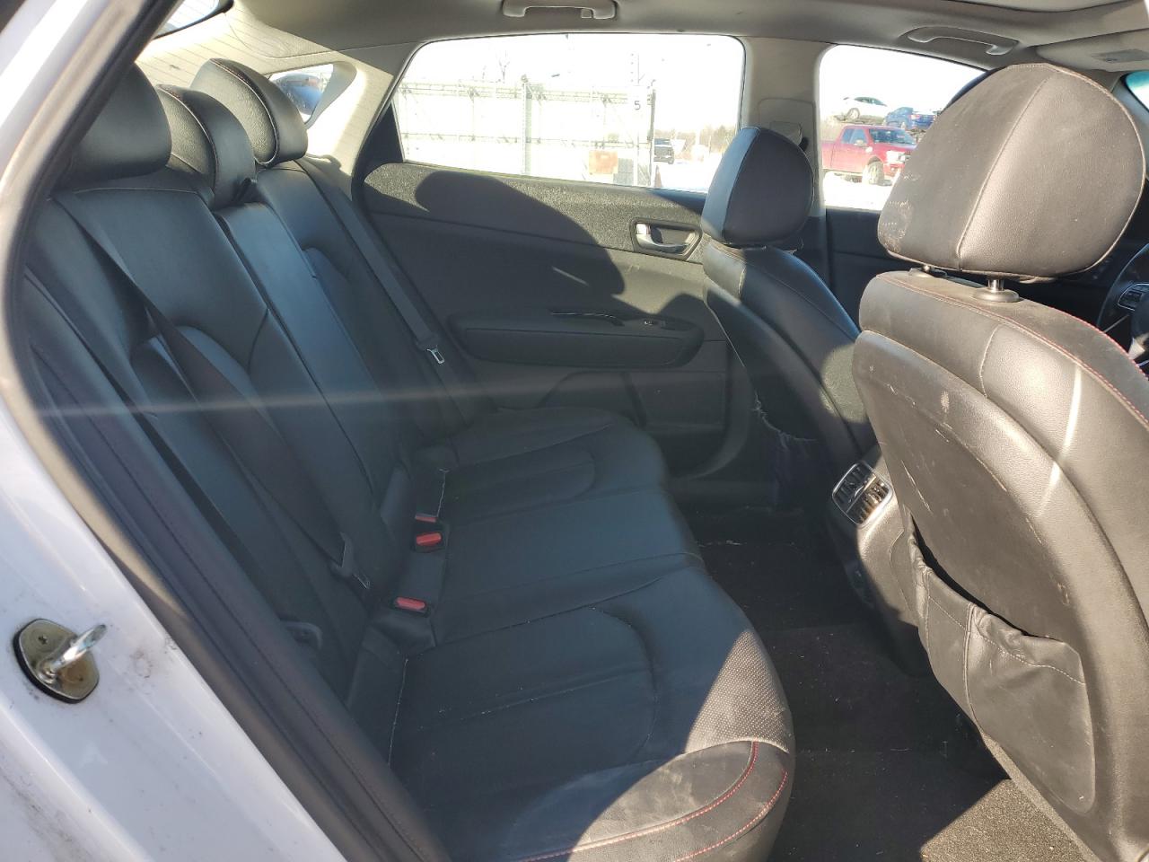 2018 Kia Optima - Image 10