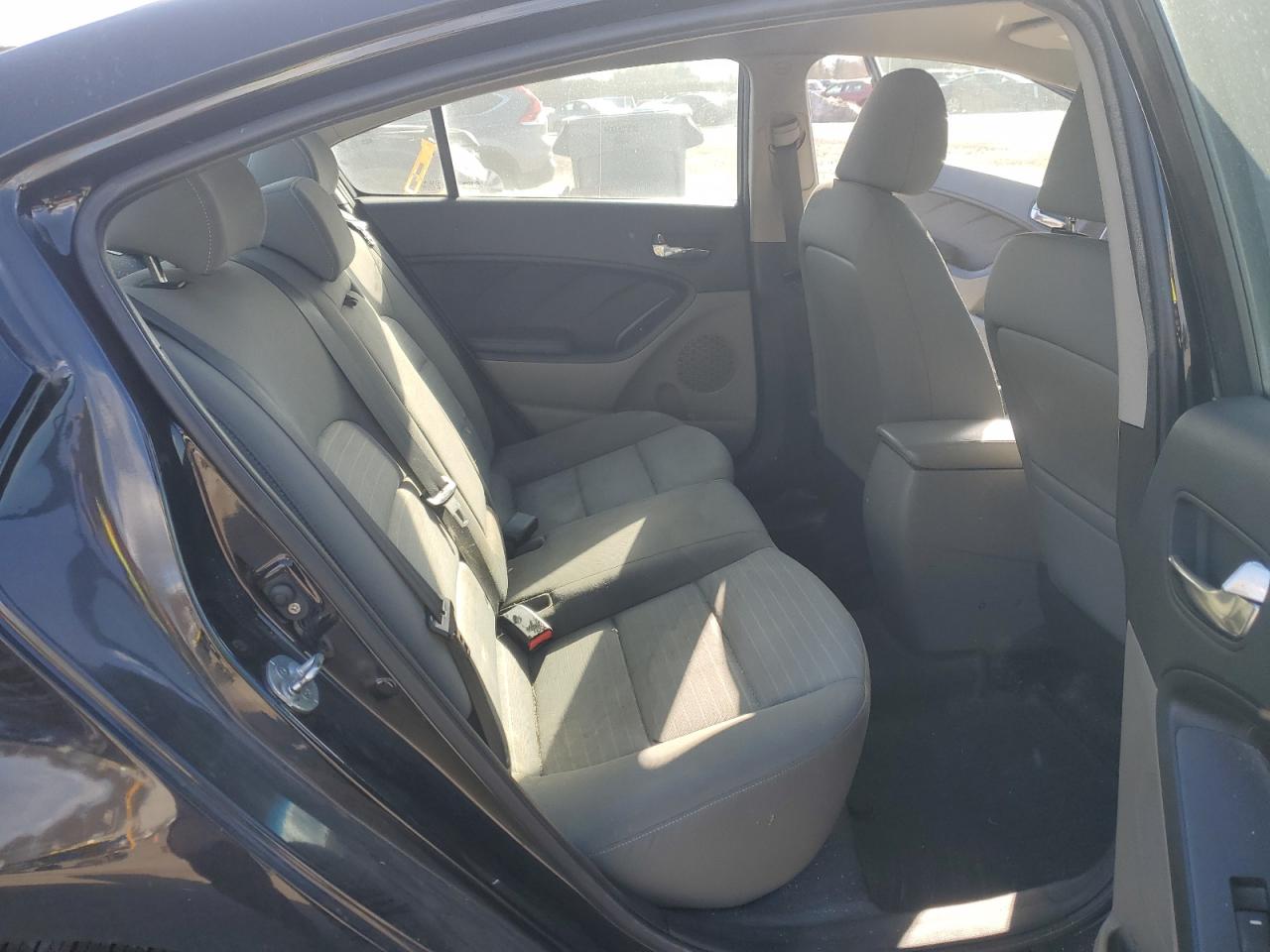 2015 Kia Forte - Image 10