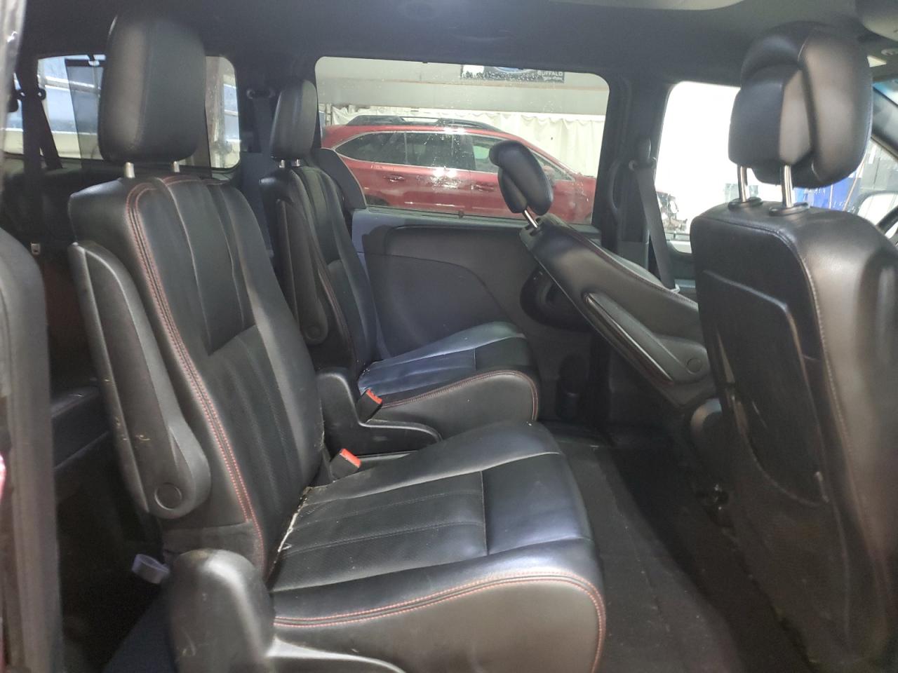 2017 Dodge Caravan - Image 11