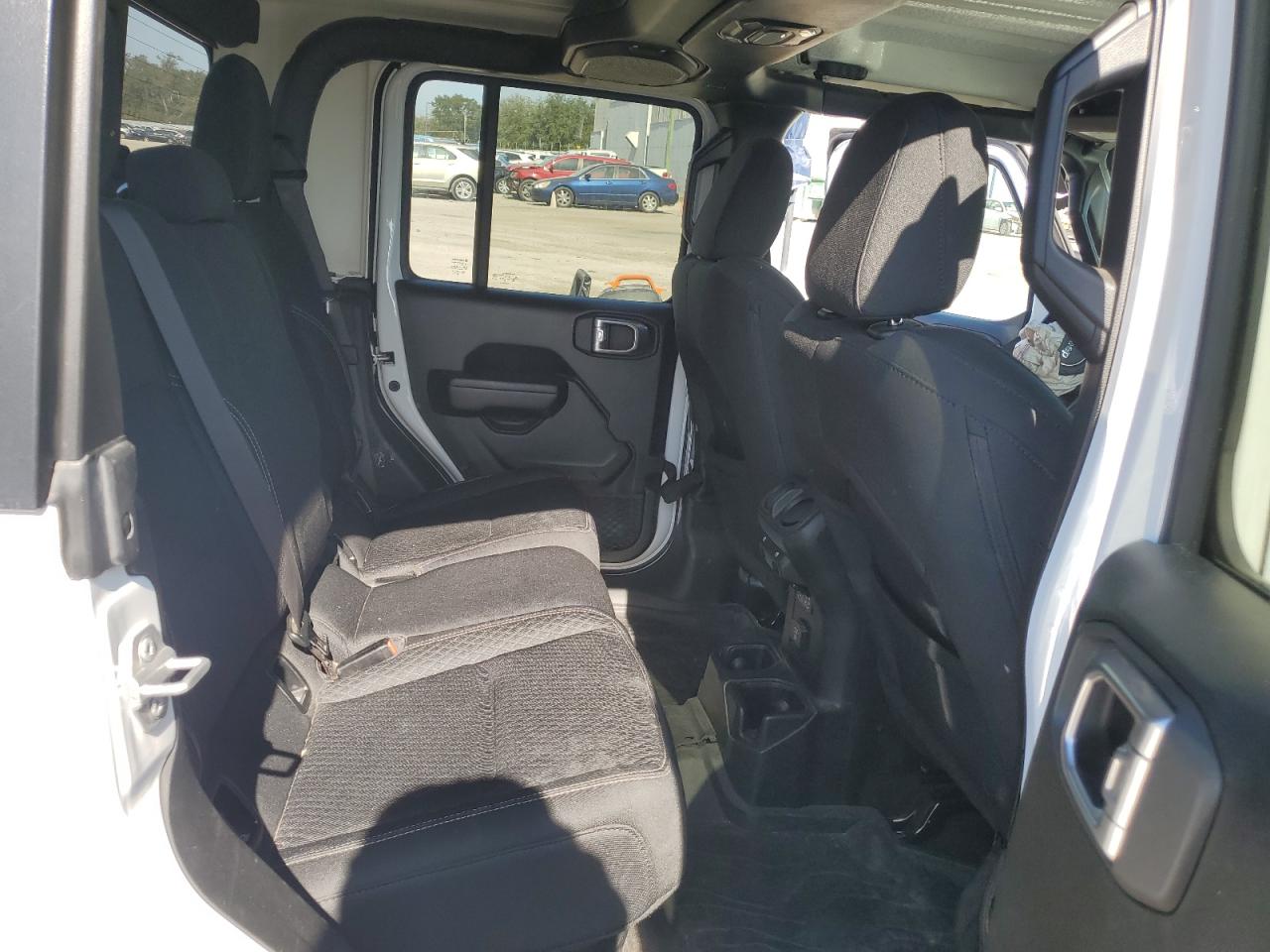 2021 Jeep Gladiator - Image 11