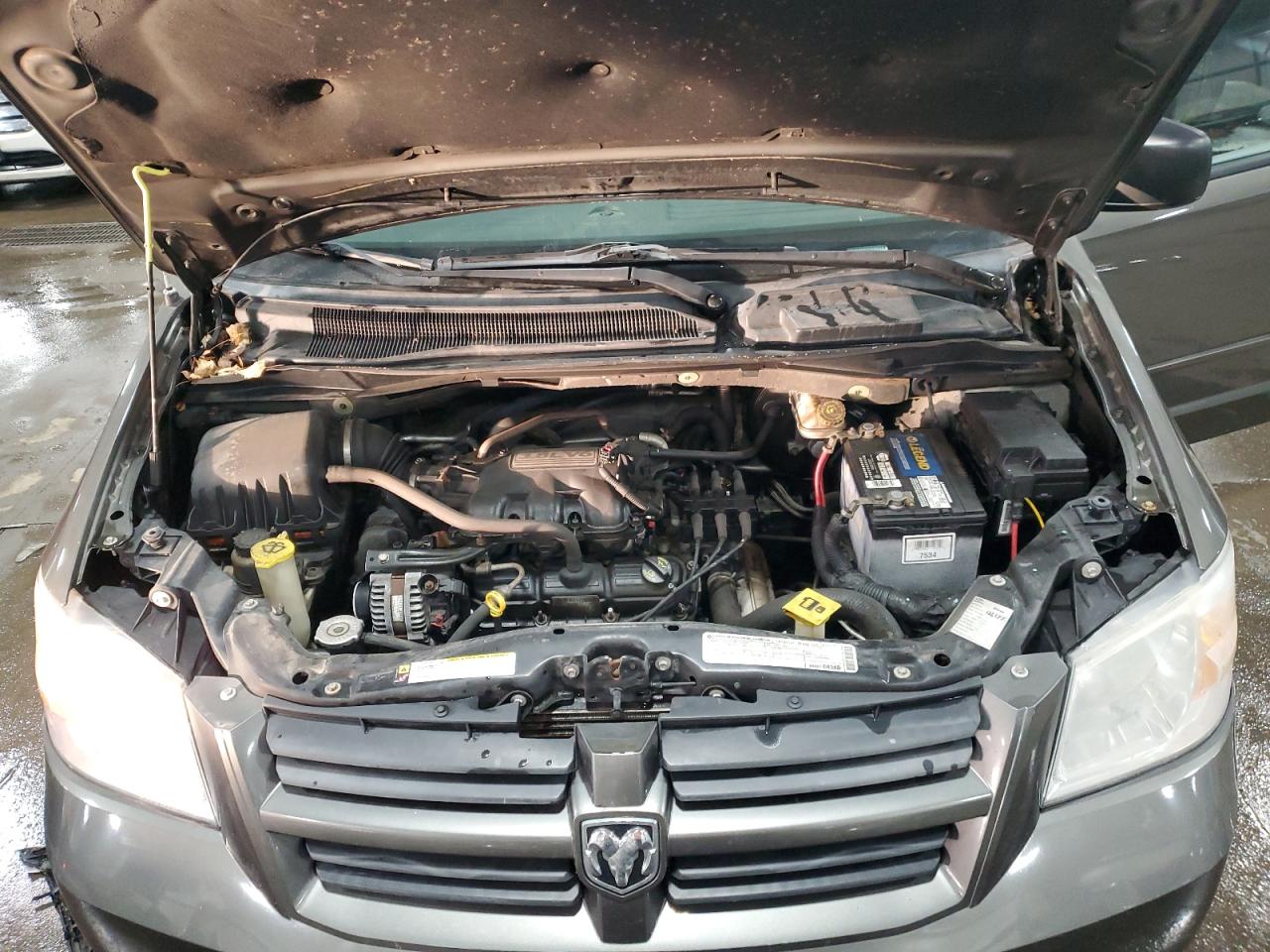 2010 Dodge Caravan - Image 12