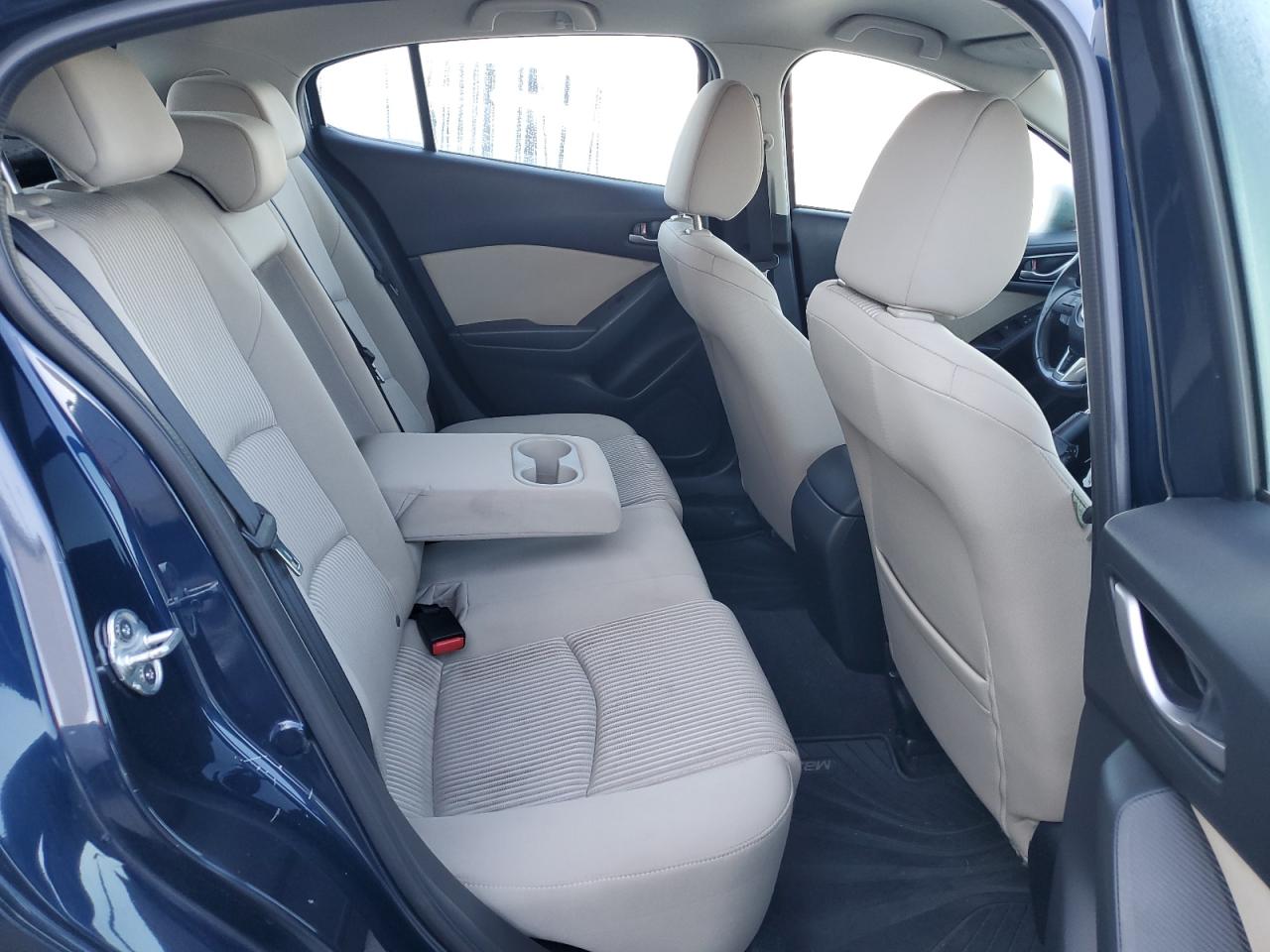 2014 Mazda 3 - Image 10