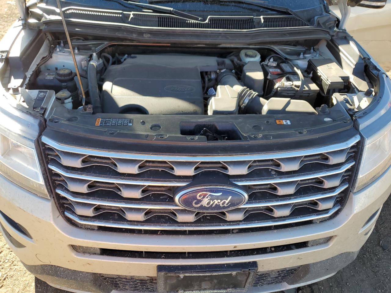 2017 Ford Explorer - Image 12