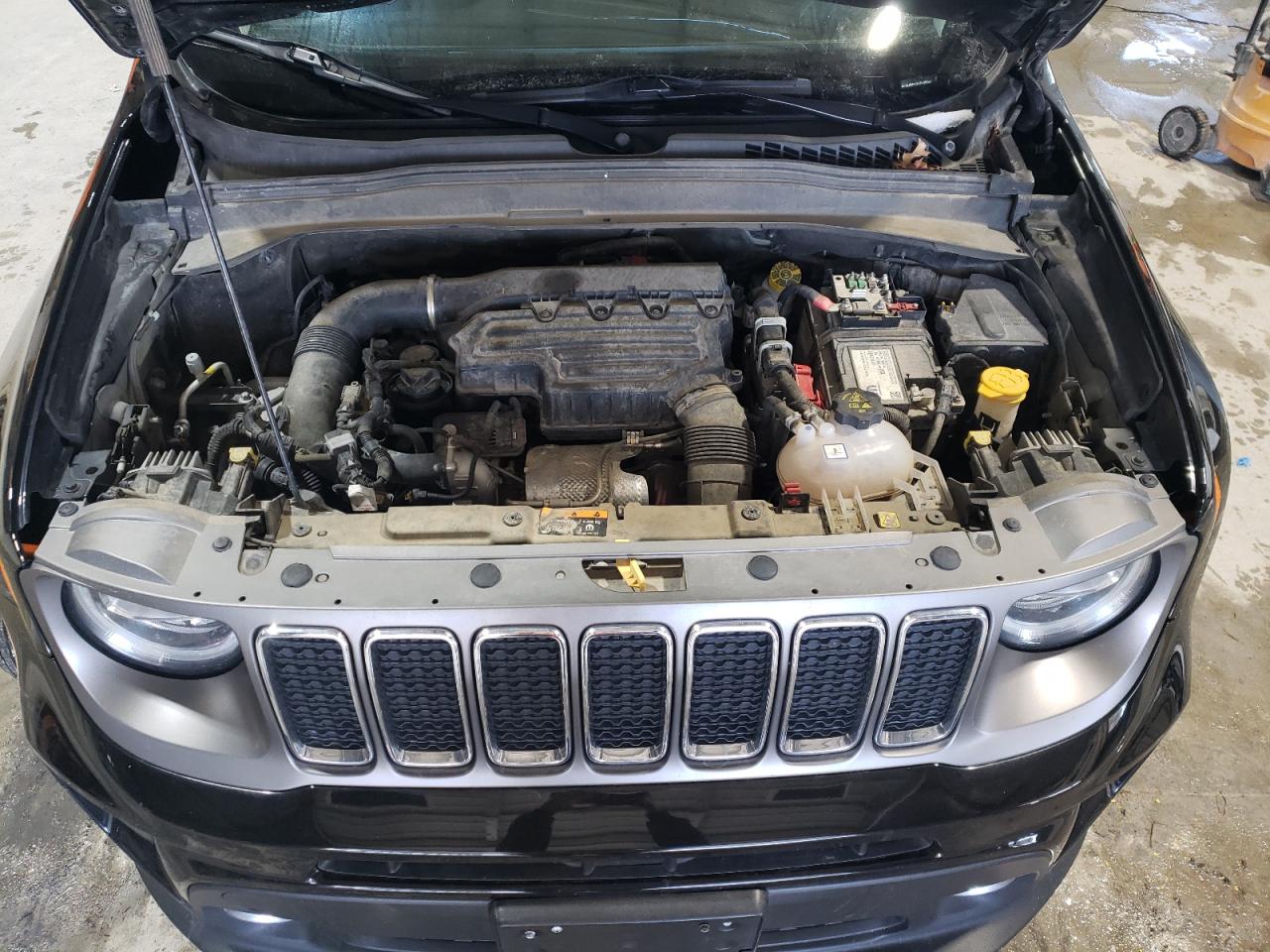 2020 Jeep Renegade - Image 12