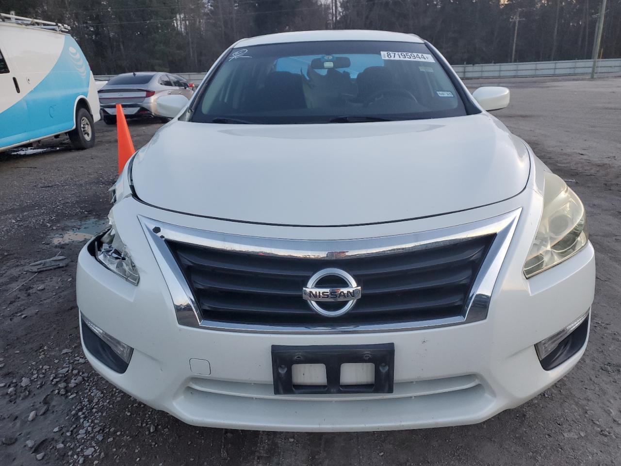 2015 Nissan Altima - Image 5