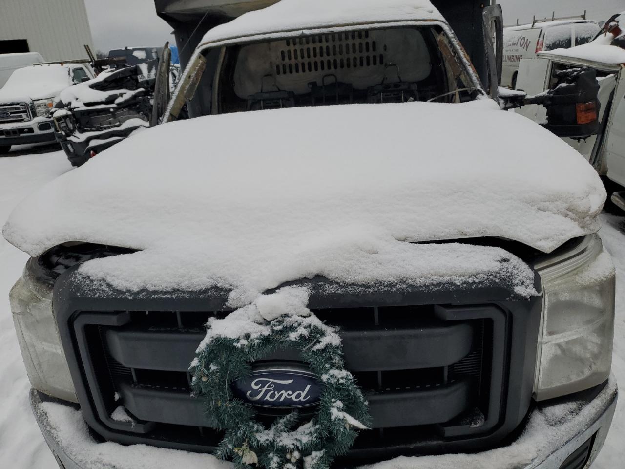 2015 Ford F350 - Image 12