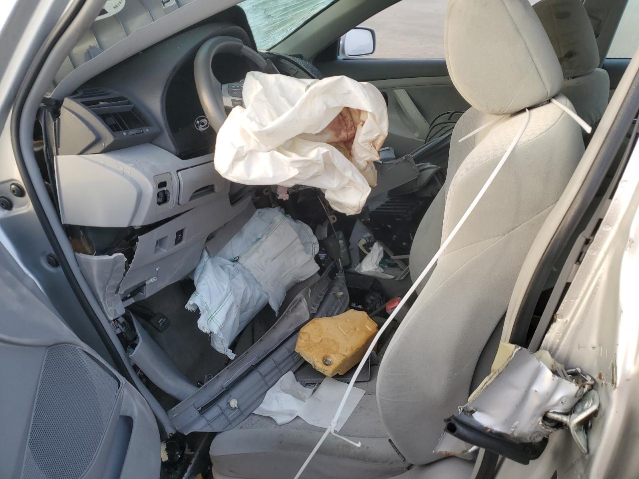 2010 Toyota Camry - Image 7