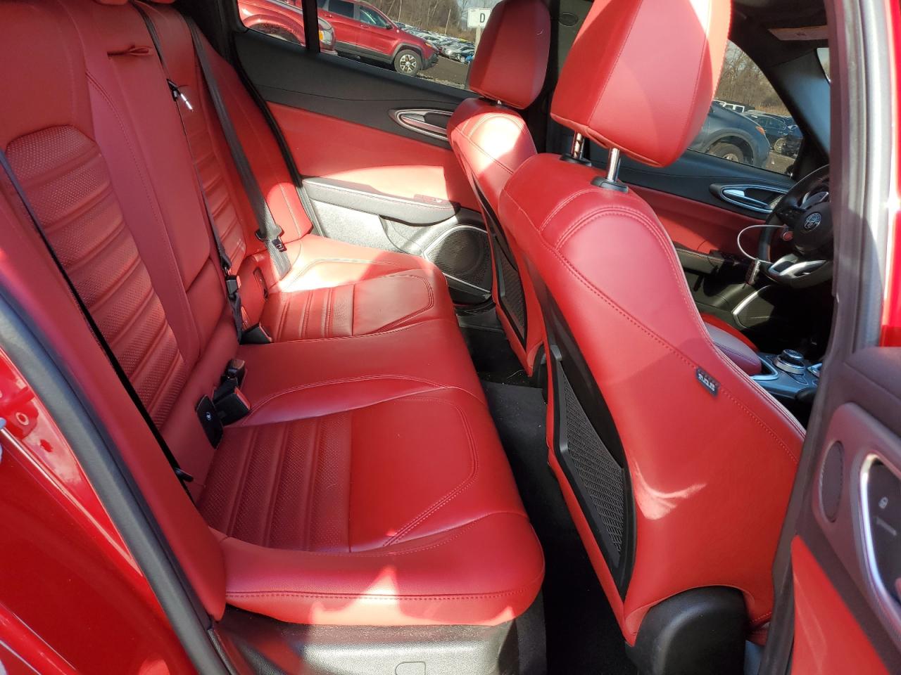 2021 Alfa Romeo Giulia - Image 10