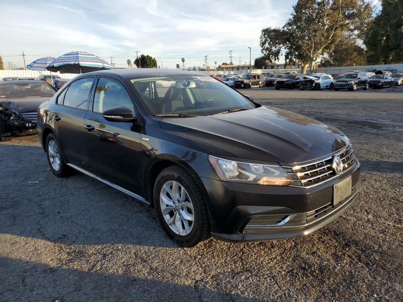 2018 Volkswagen Passat - Image 4