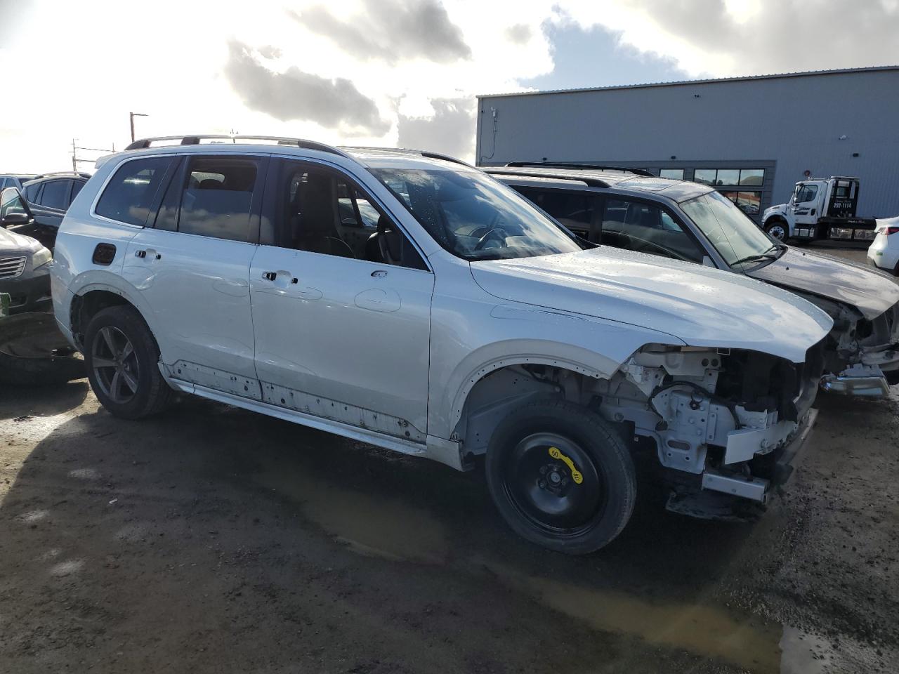 2017 Volvo XC90 - Image 4