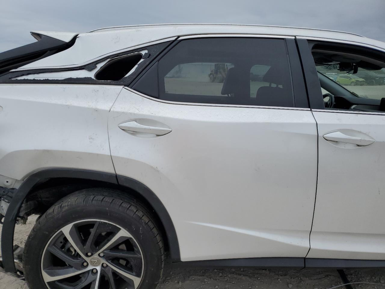 2017 Lexus RX - Image 11