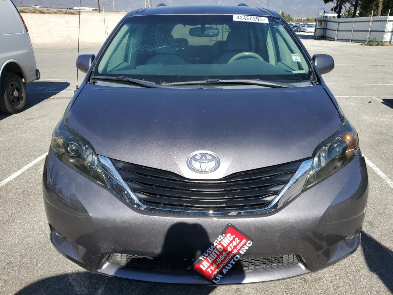 2011 Toyota Sienna - Image 5