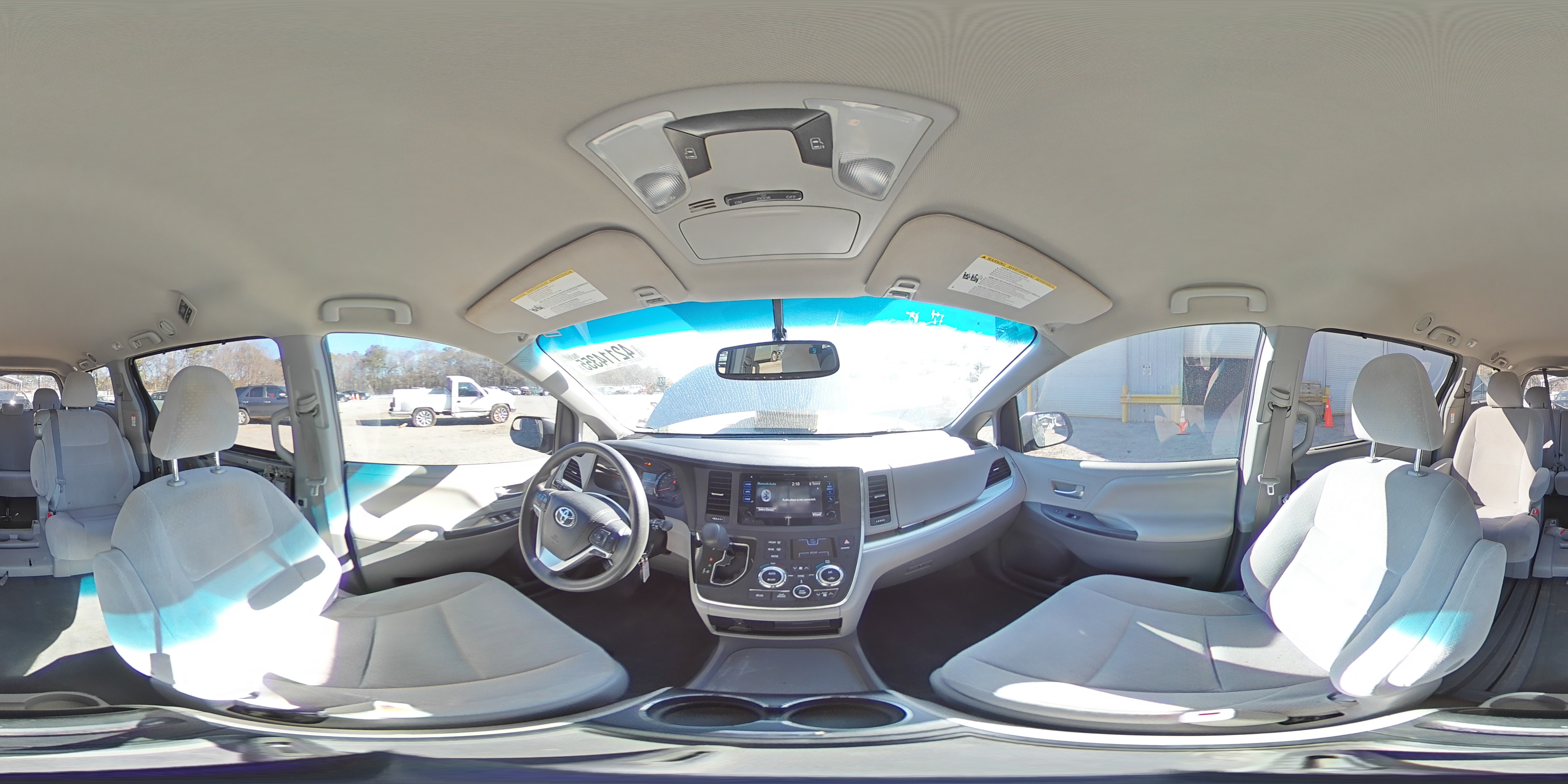 2015 Toyota Sienna - Image 15