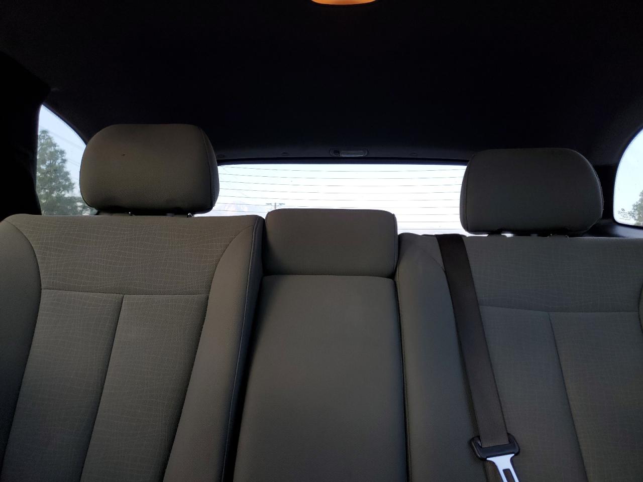 2011 Hyundai Santa Fe - Image 10
