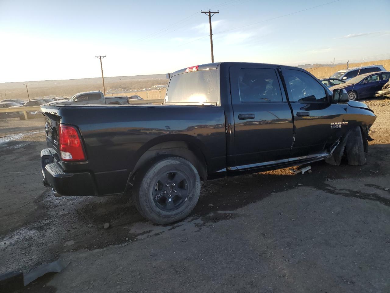 2016 RAM 1500 - Image 3
