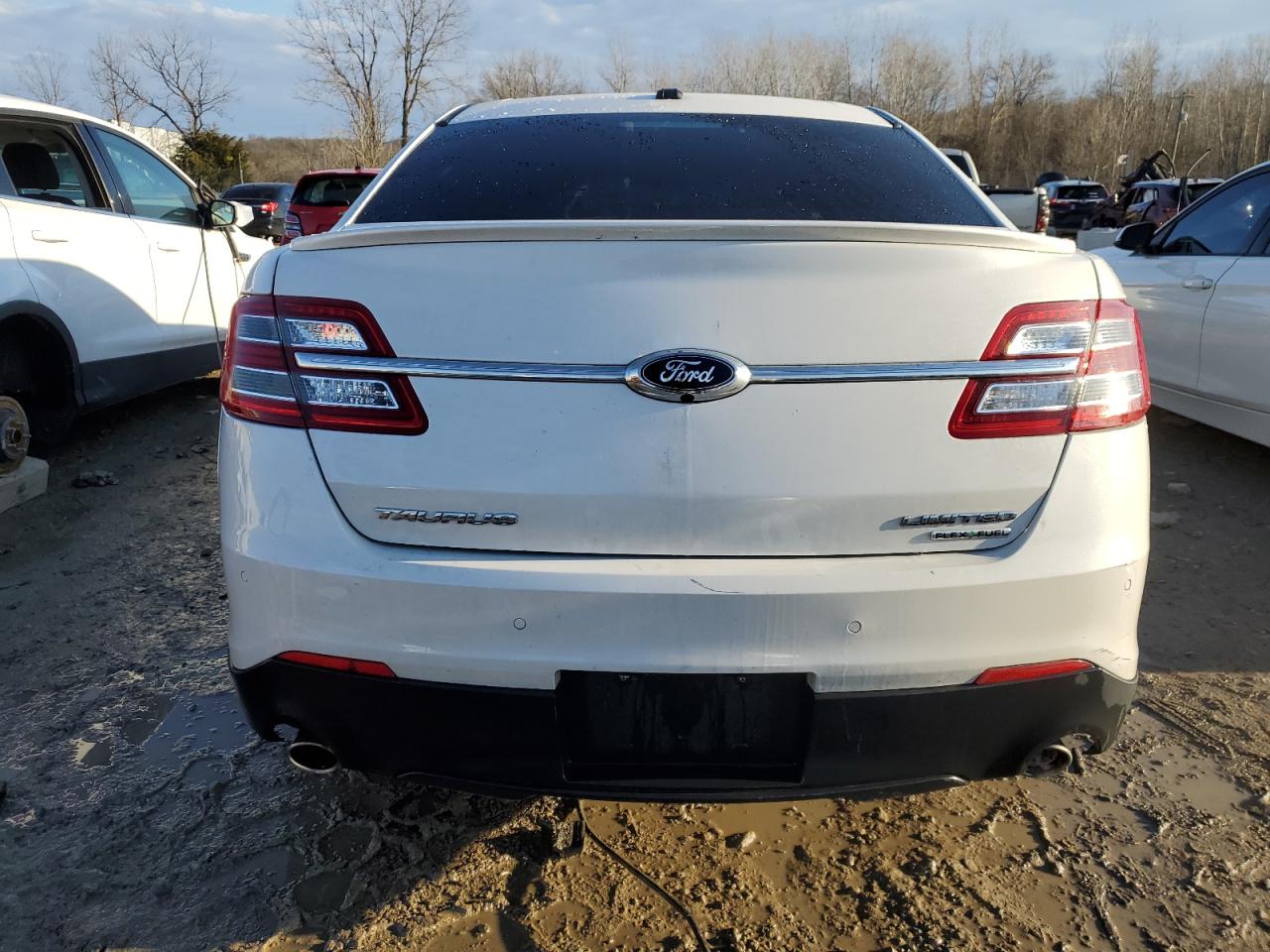 2015 Ford Taurus - Image 6