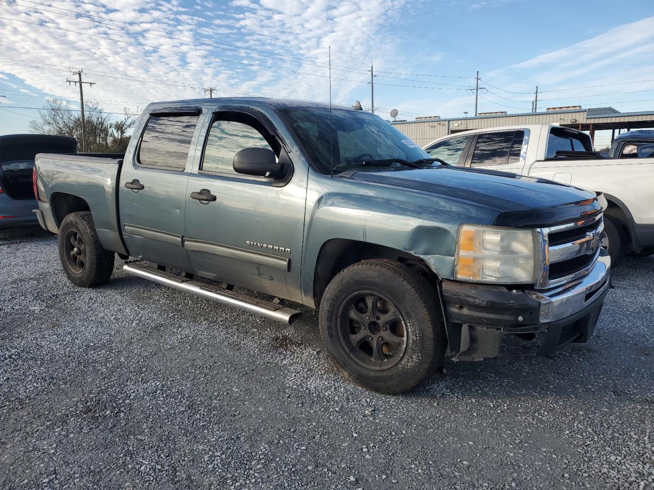 2010 Chevrolet Silverado - Image 4