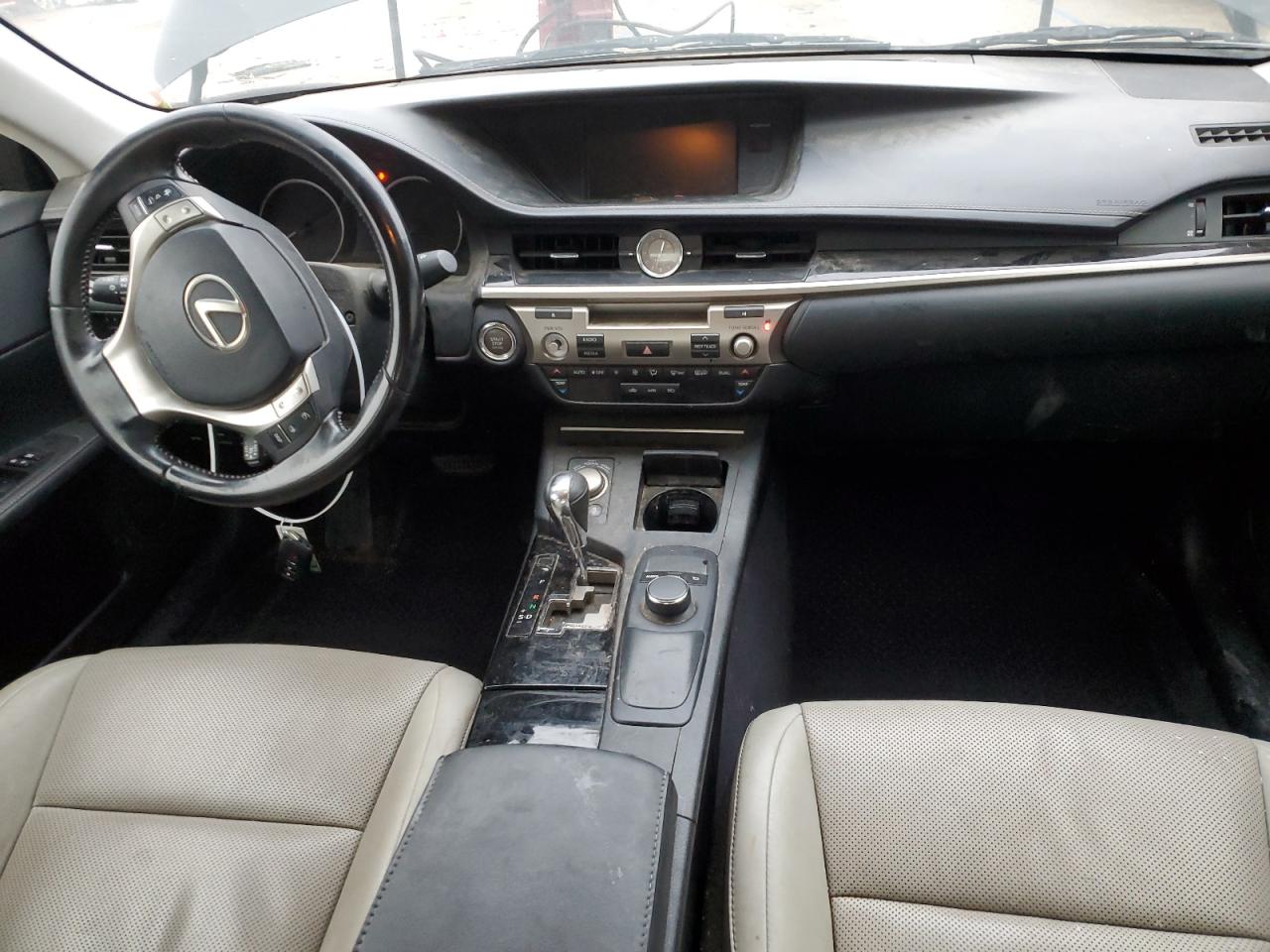 2015 Lexus ES - Image 8