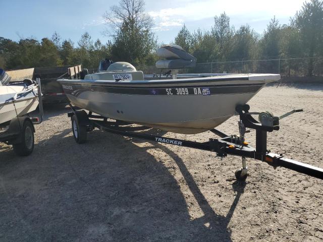 2010 Tracker Boat