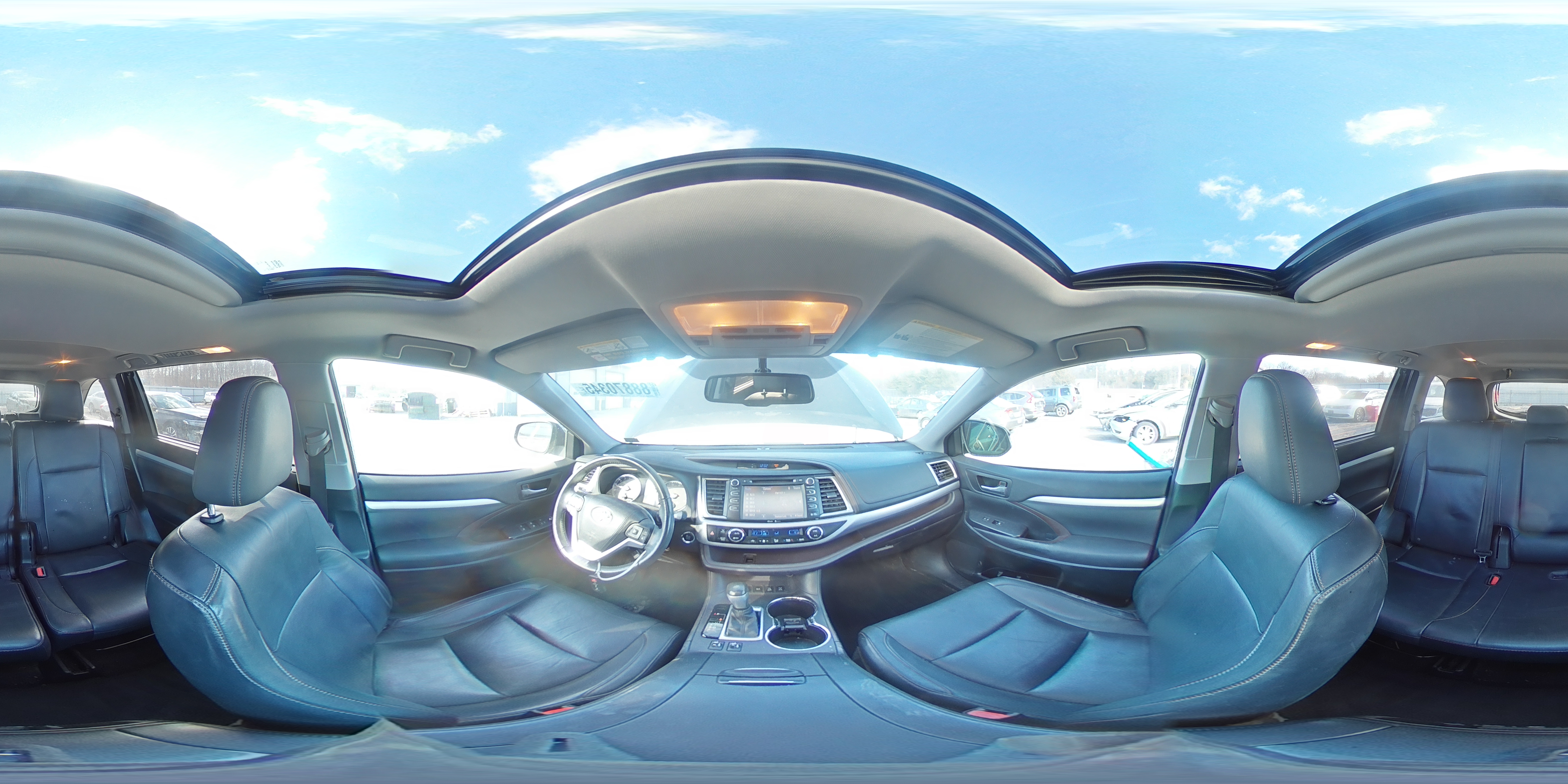 2015 Toyota Highlander - Image 13