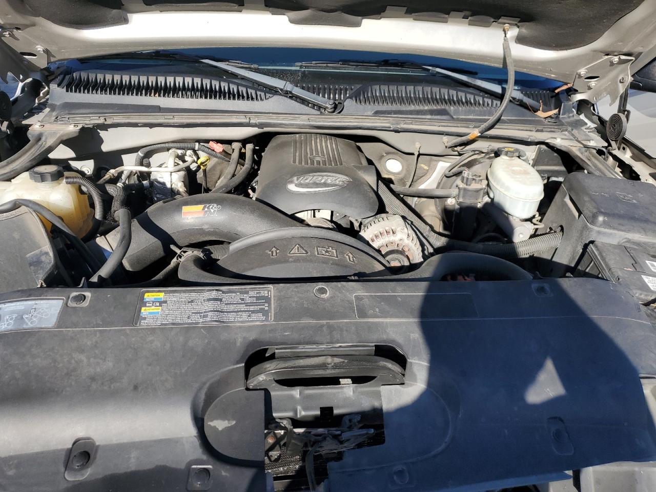 2004 Chevrolet Silverado - Image 13