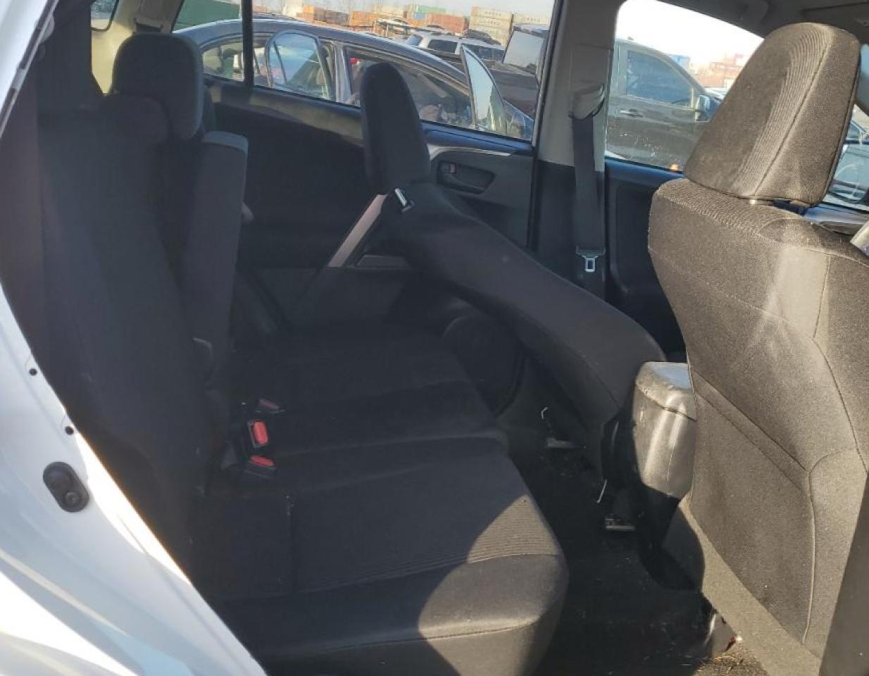 2017 Toyota RAV 4 - Image 11