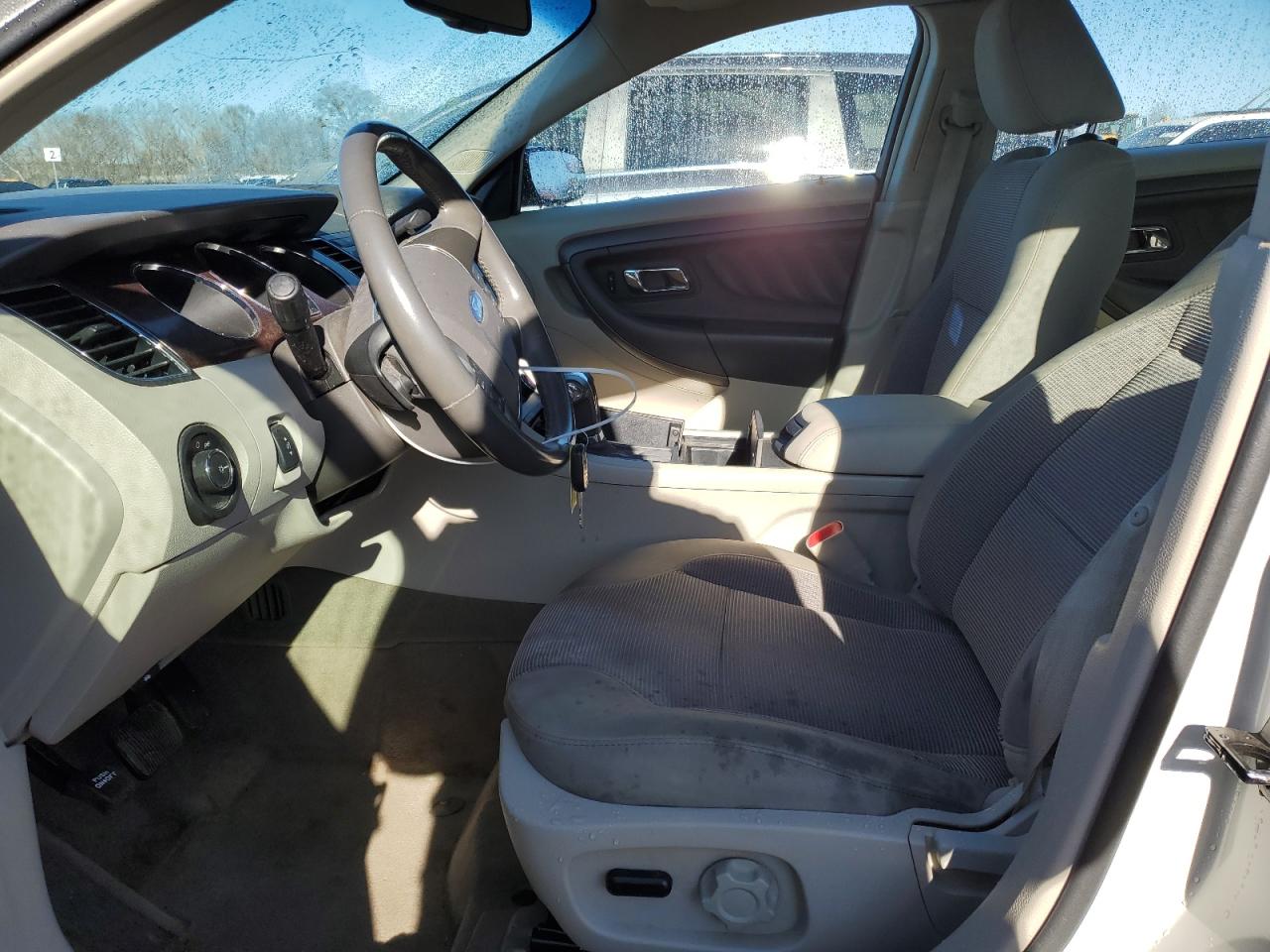 2012 Ford Taurus - Image 7