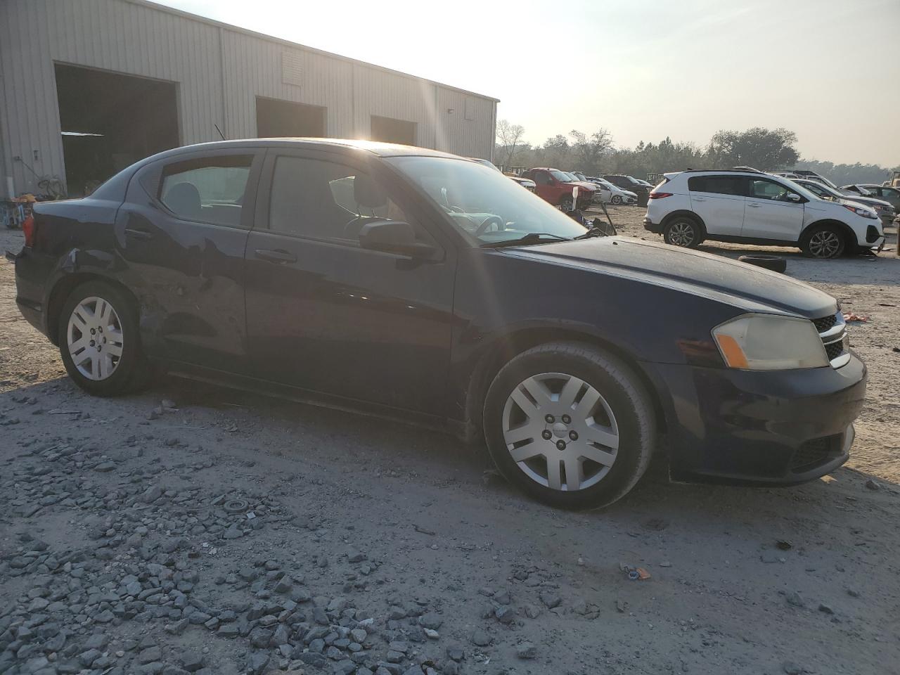 2014 Dodge Avenger - Image 4