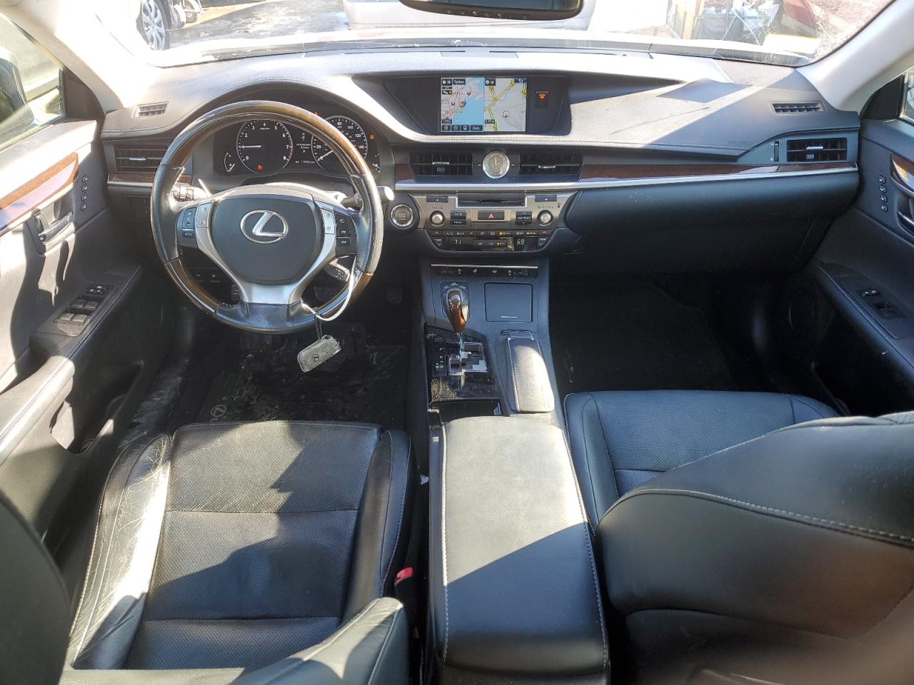 2015 Lexus ES - Image 8