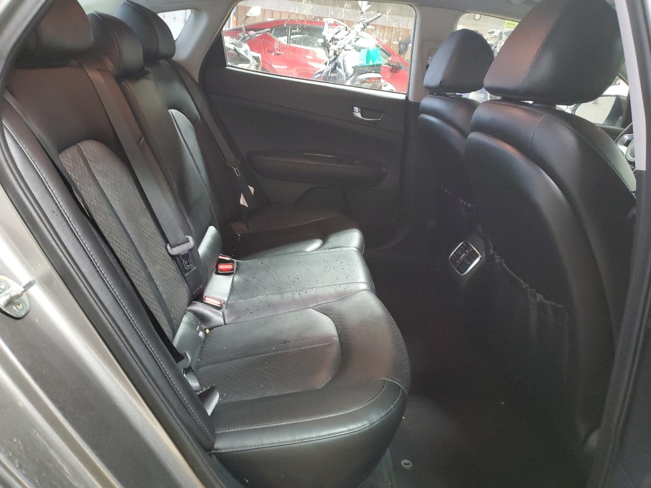 2018 Kia Optima - Image 10