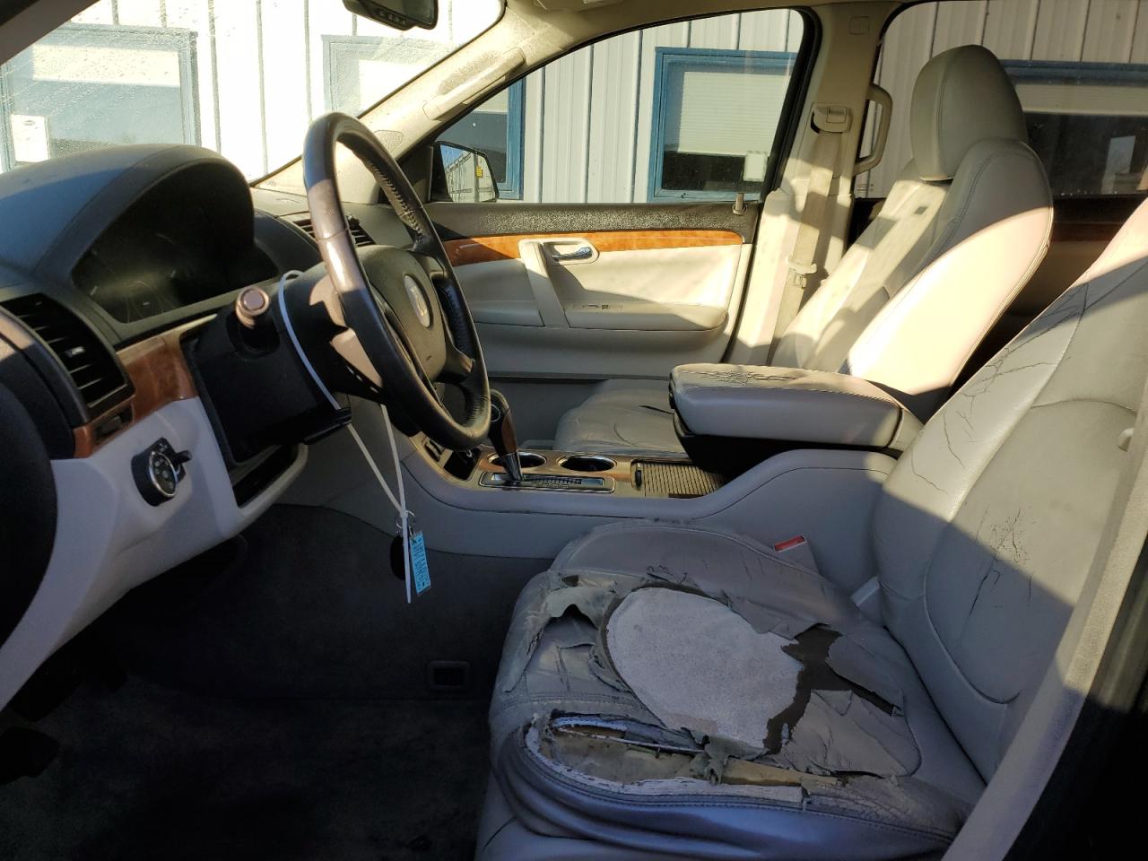 2010 Saturn Outlook - Image 7