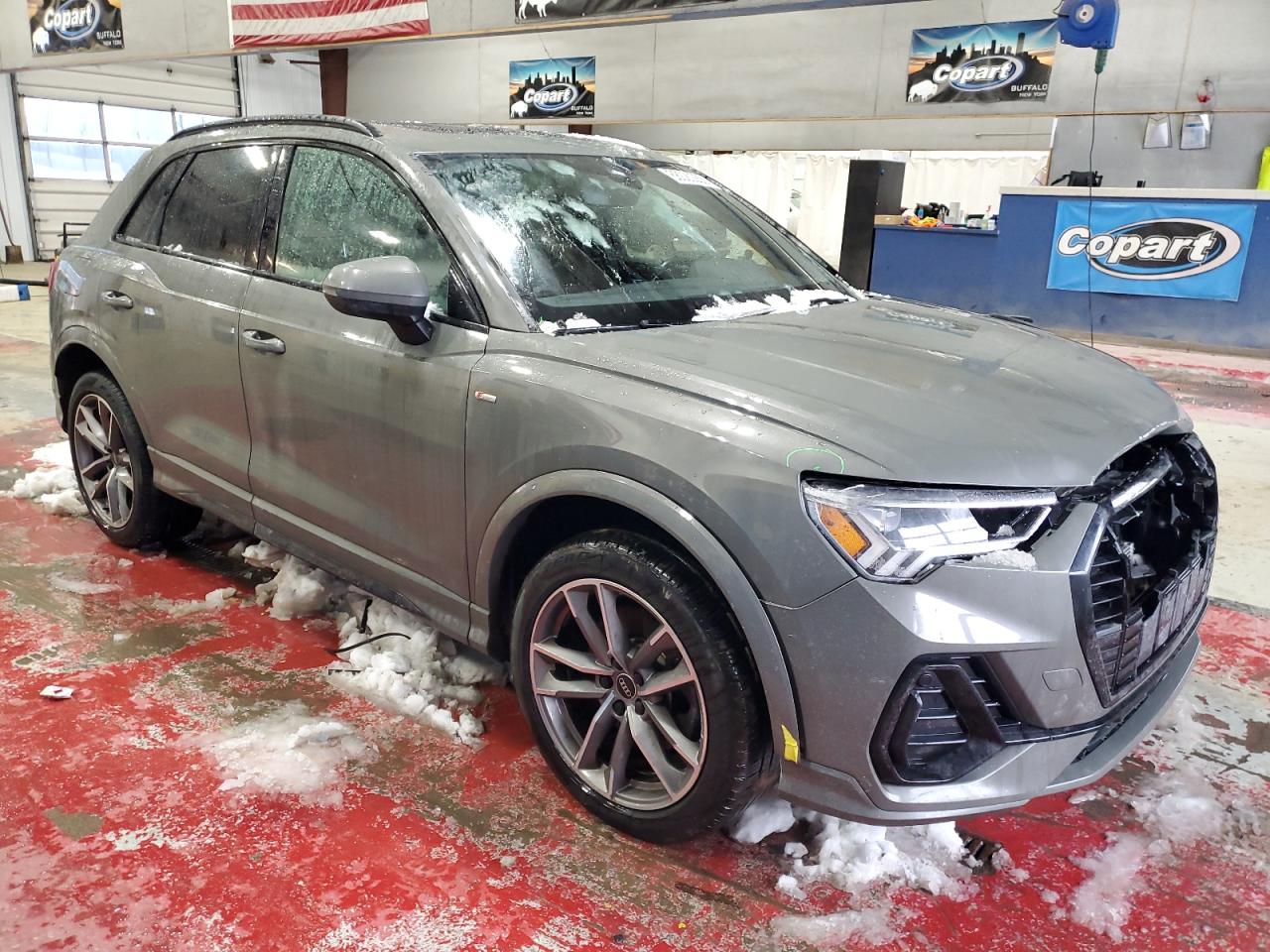 2022 Audi Q3 - Image 4