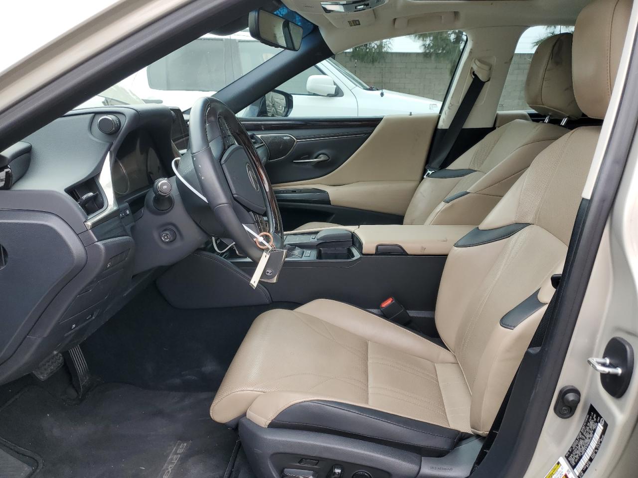 2021 Lexus ES - Image 7