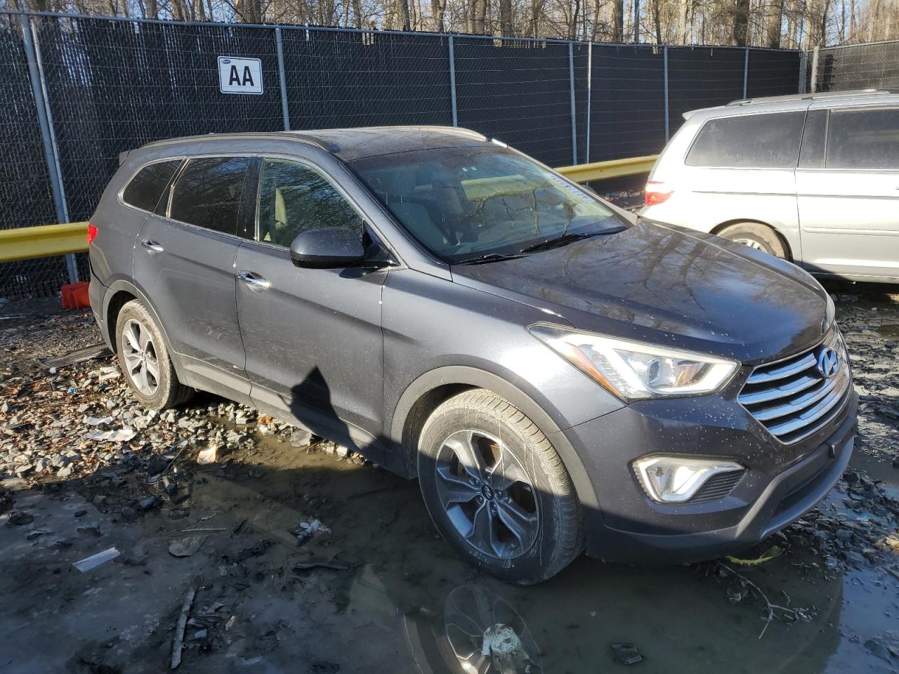 2016 Hyundai Santa Fe - Image 4