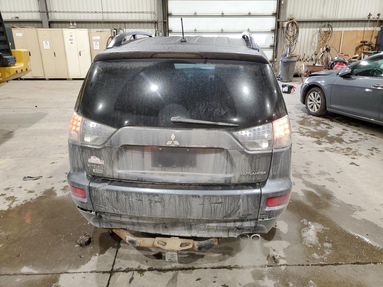 2011 Mitsubishi Outlander - Image 6