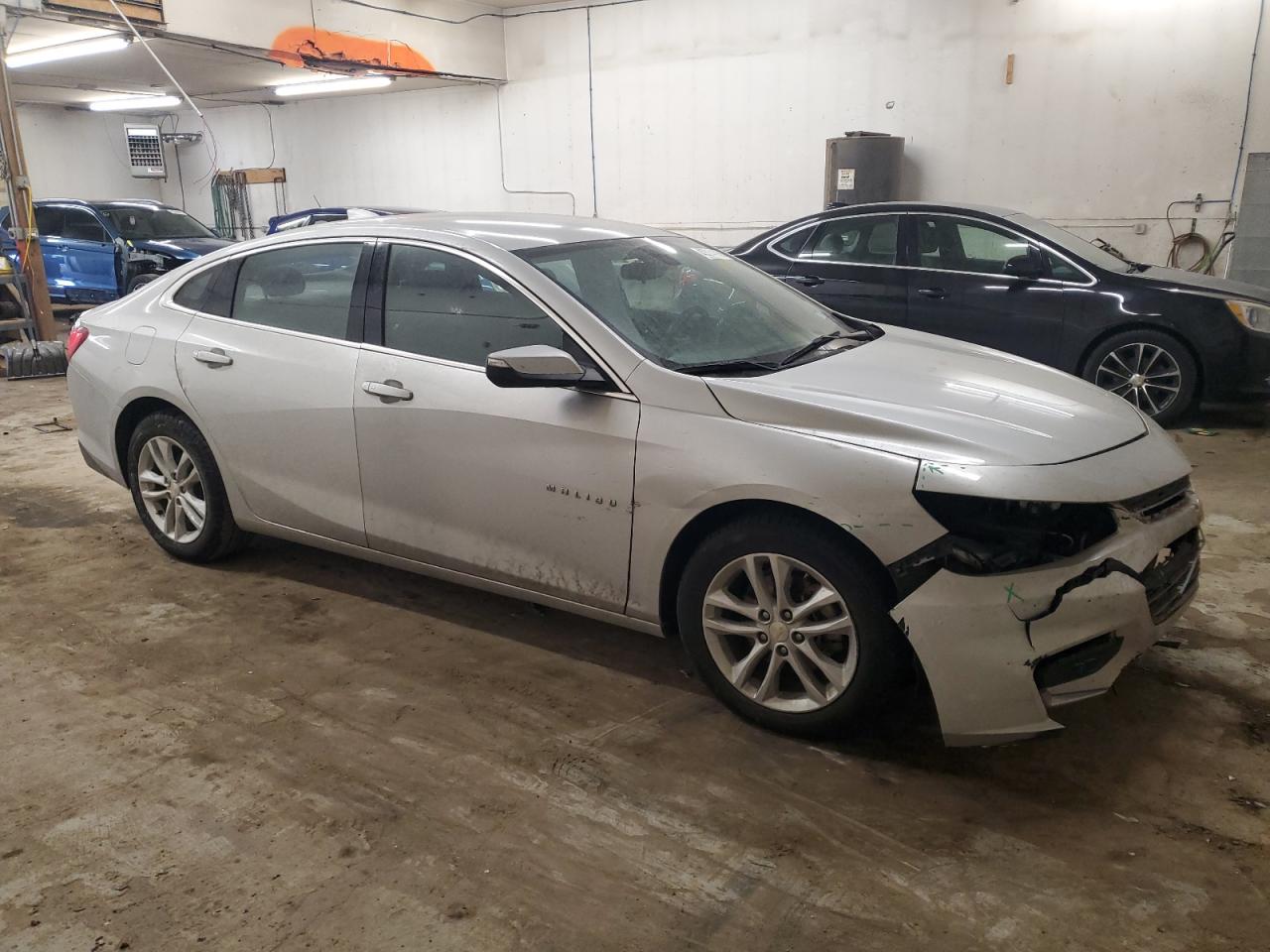 2017 Chevrolet Malibu - Image 4