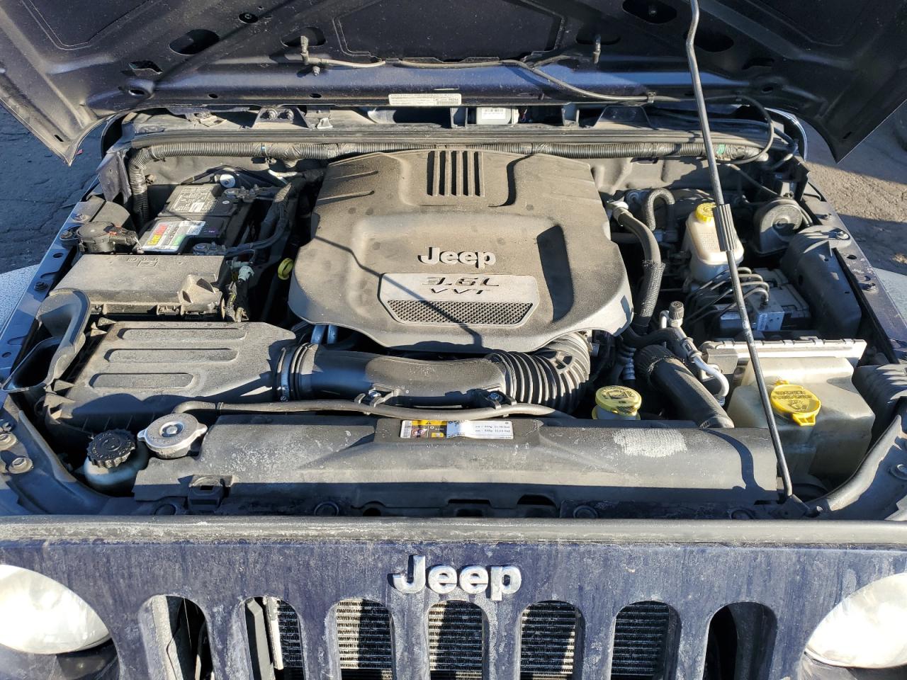 2013 Jeep Wrangler - Image 12
