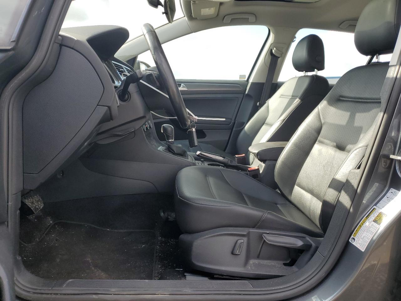 2018 Volkswagen Golf - Image 7