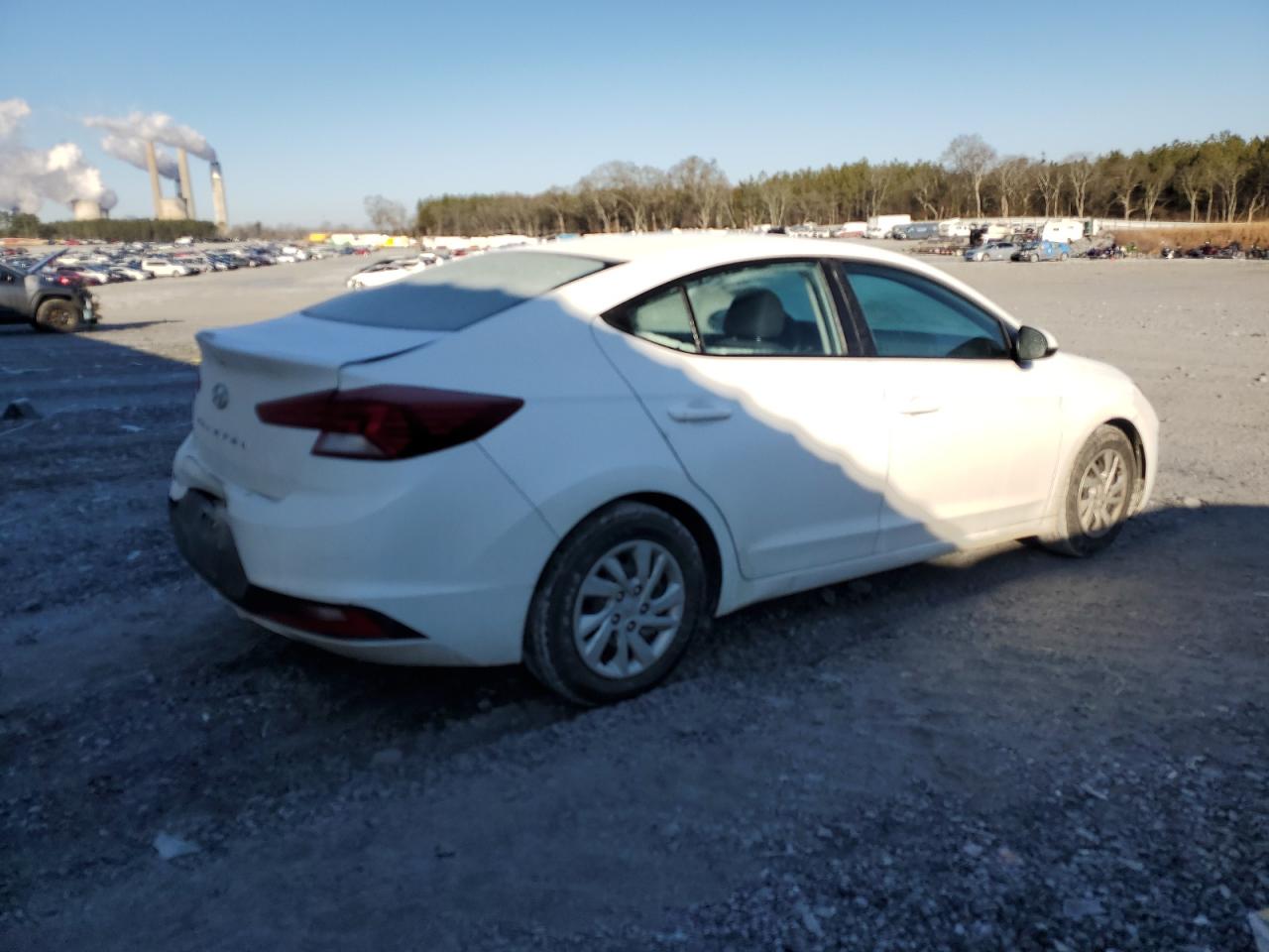 2019 Hyundai Elantra - Image 3